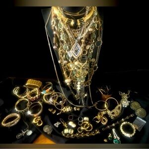 4 LBs vintage Costume gold silver Jewelry Lot~ Signed & Unsigned All Wearable